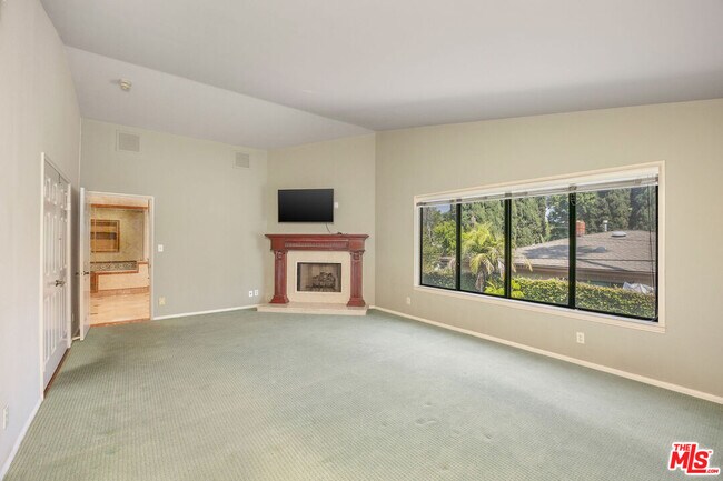 Building Photo - 13031 Magnolia Blvd