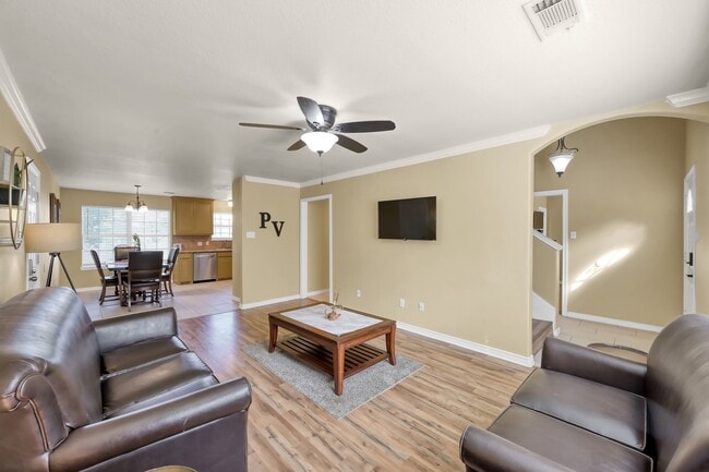 Building Photo - 125 Pine St