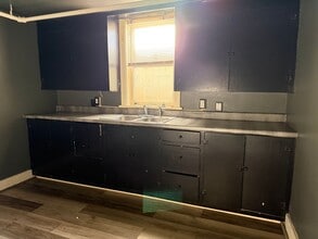 Building Photo - DY Rentals Duplex 2