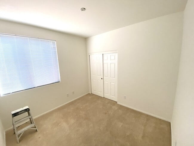 Building Photo - 1886 Spring White Rd