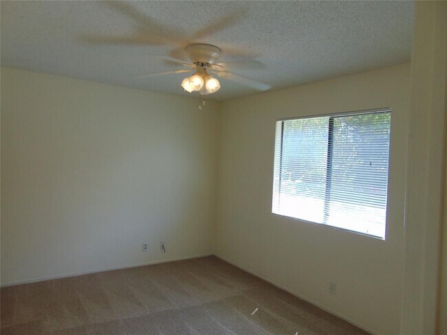 Building Photo - 903 Chisholm Cove