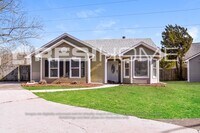 Building Photo - 1022 Brisbane Ln SE
