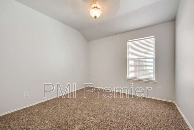 Building Photo - 4005 Ringdove Way