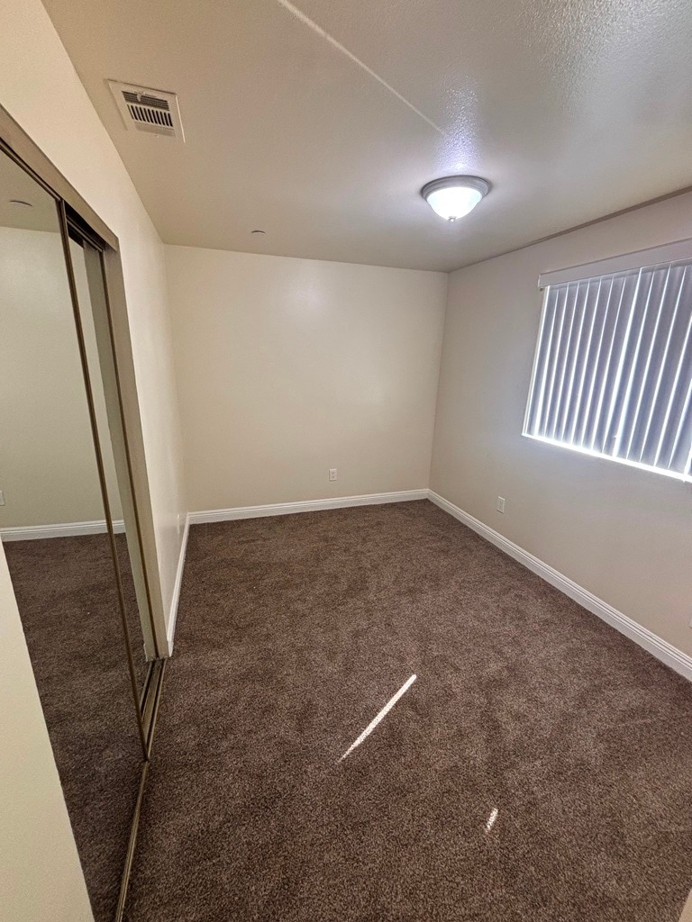 Building Photo - 139 E 110th St