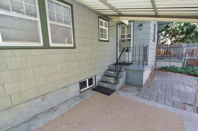 Building Photo - 1216 N 8th St