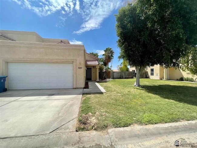 Primary Photo - 10736 Calle Raquel