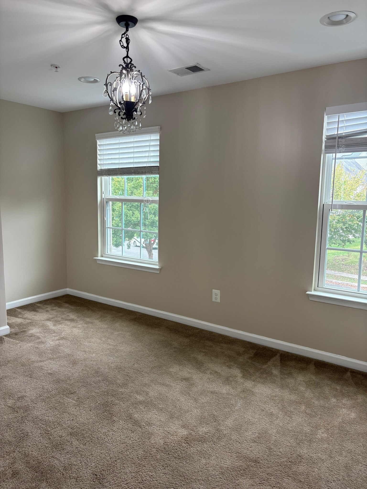 Building Photo - 1023 Anderson Pl SE