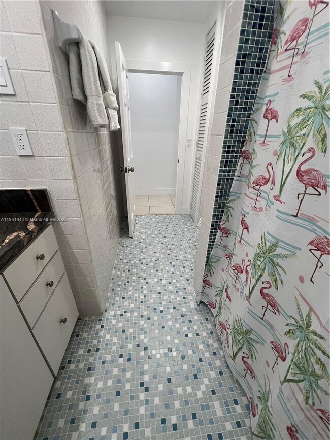 Building Photo - 7760 Aviation Blvd