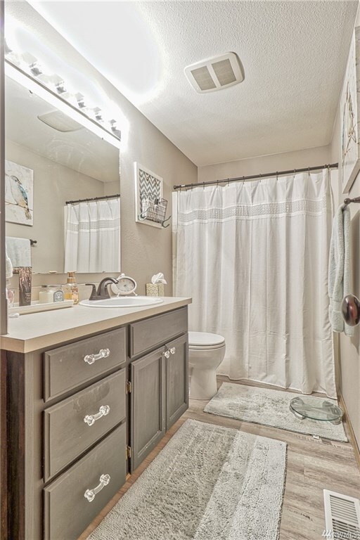 Hall Bathroom - 729 3rd Ave NW