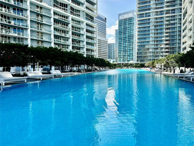 Building Photo - 475 Brickell Ave