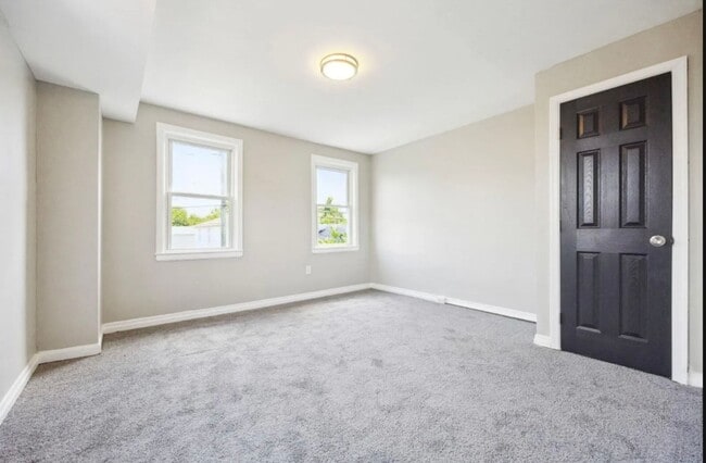 Building Photo - Fully Renovated Two-Bedroom Townhome In Du...