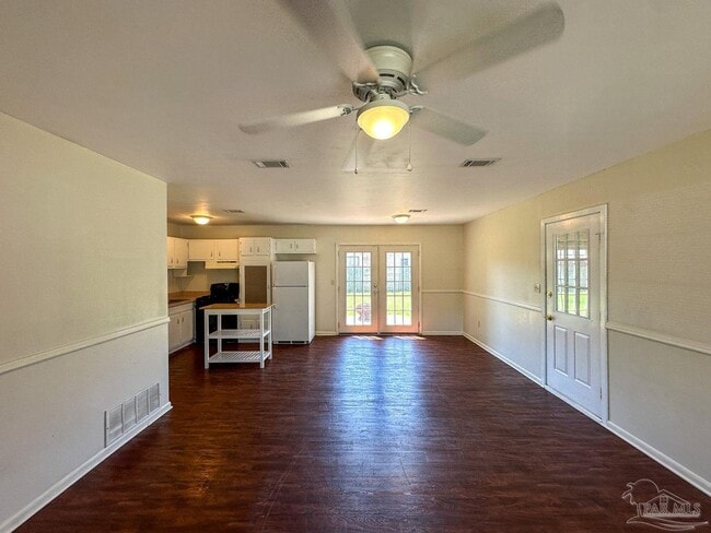 Building Photo - 279 Airport Blvd