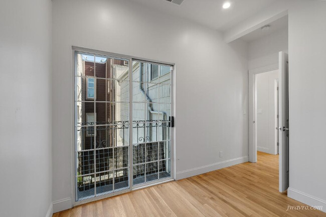 Building Photo - 1722 Pierce St
