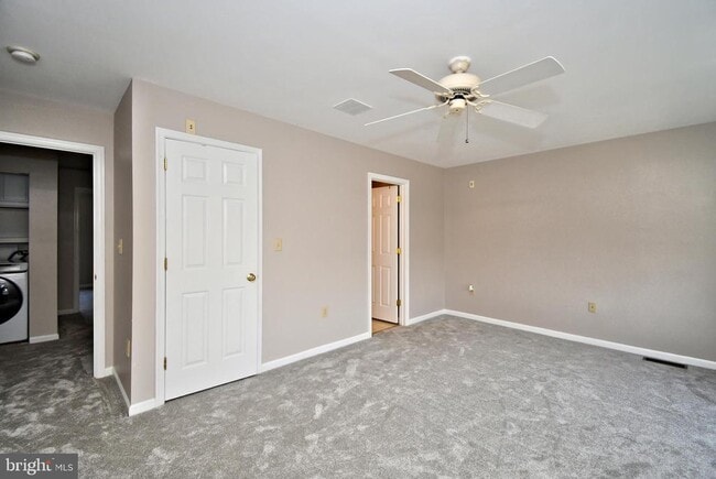 Building Photo - 1055 Balley Dr