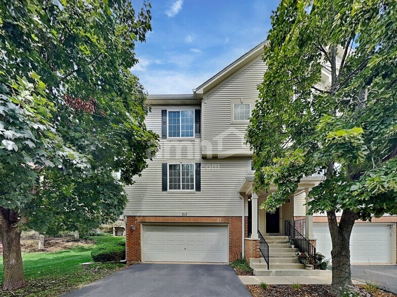 Primary Photo - 312 Evergreen Cir