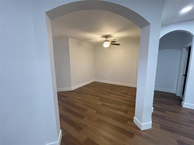 Building Photo - 1413 Shamitas Ct