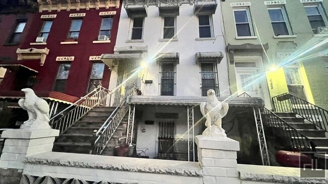 Building Photo - HALSEY STREET