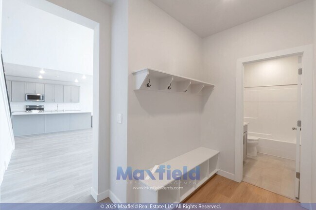 Building Photo - Modern EV Friendly Upgraded 5 BD 4 BA 3 GA...