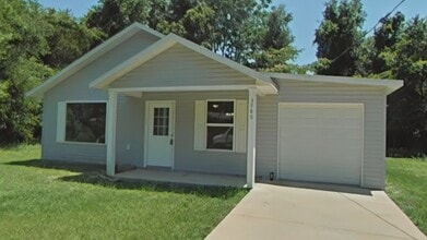 Building Photo - Charming 3 Bedroom, 2 Bathroom Home for Rent in Summerfield, FL