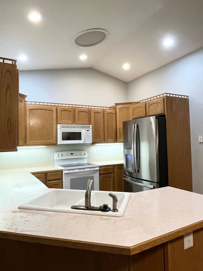 Building Photo - 510 Gwen Loop