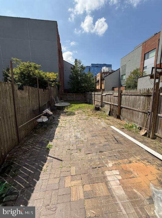 Building Photo - 2220 Summer St