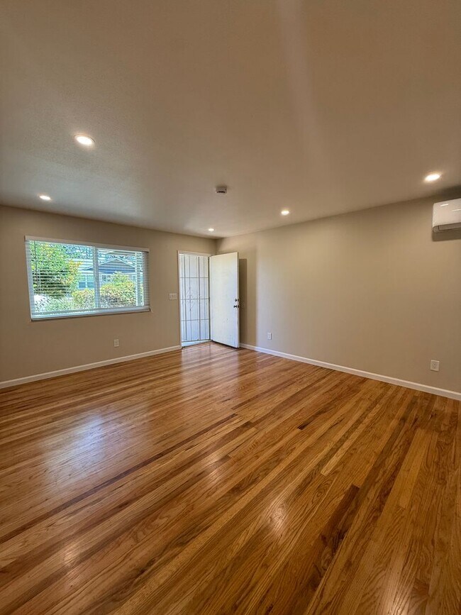 Building Photo - 53 Ramsgate Ct