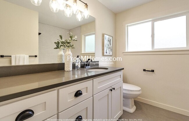 Building Photo - Gorgeous Updated Home in Oak Grove - 4 Bedrooms!