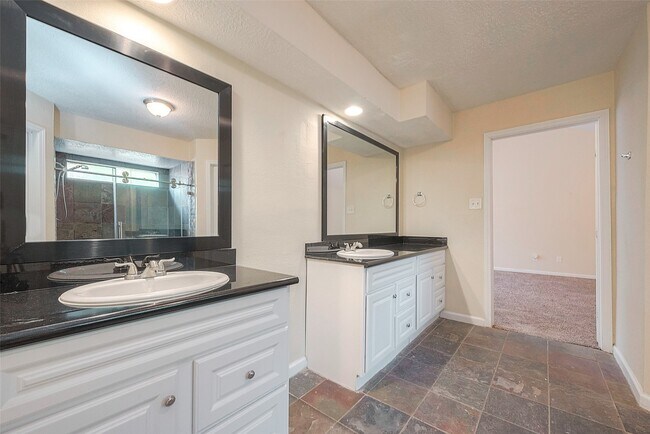 Building Photo - 15910 Tumbling Rapids Dr