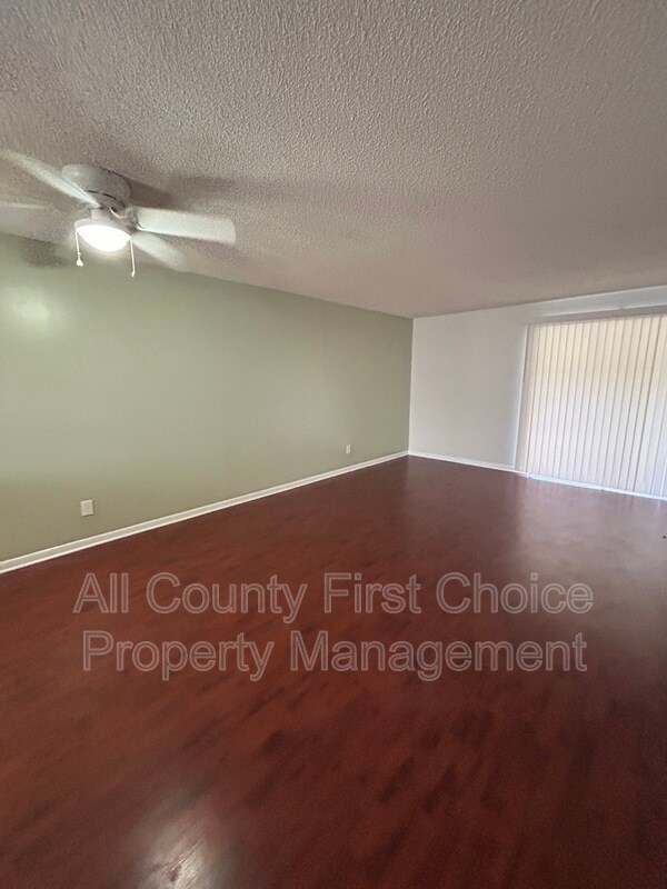 Building Photo - 215 Valencia Blvd