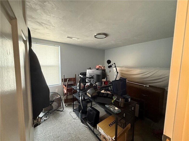 Building Photo - 251 High St