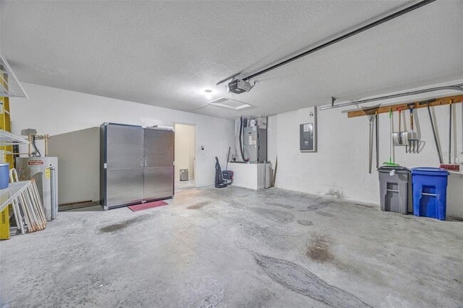 Building Photo - 5600 S Sparrow Hawk Ct