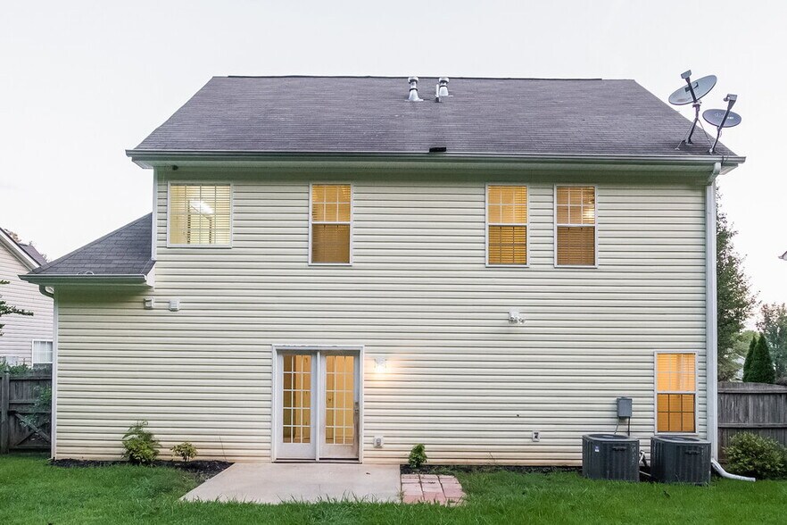 Building Photo - 147 Carl Barrett Dr