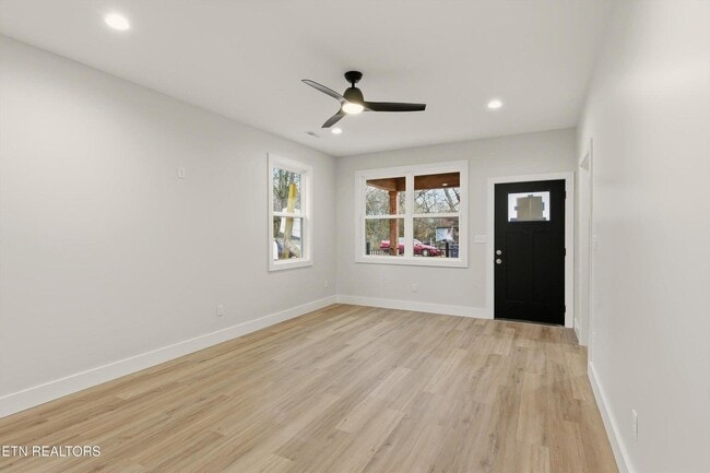 Building Photo - 818 W Anderson Ave