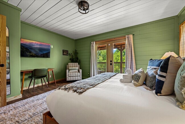 Building Photo - 208 Tunnel Ridge Dr