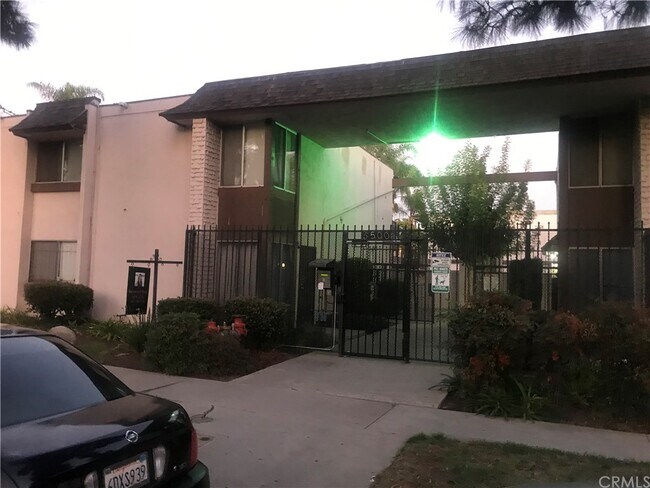 Primary Photo - 5500 Ackerfield Ave