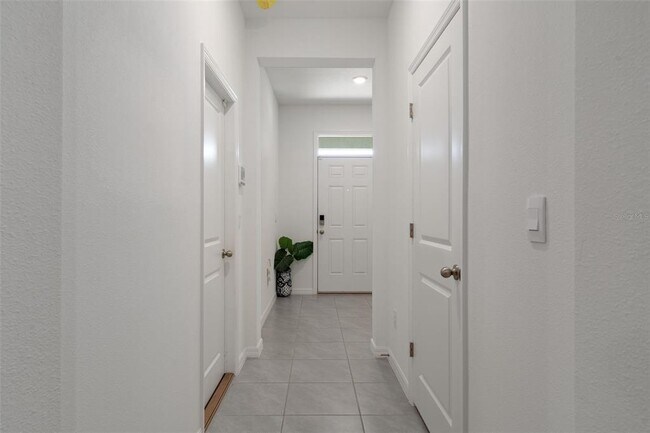 Building Photo - 11385 Crescent Deer Dr