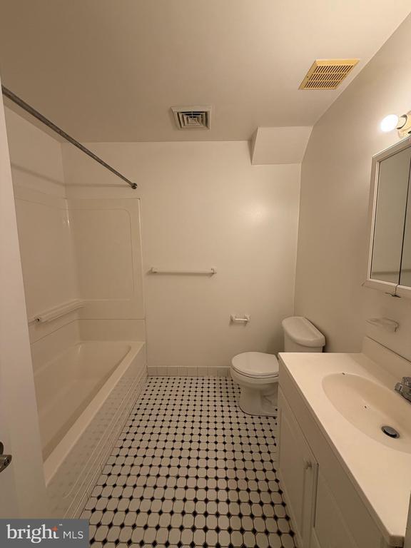 Building Photo - 1015 N Providence Rd