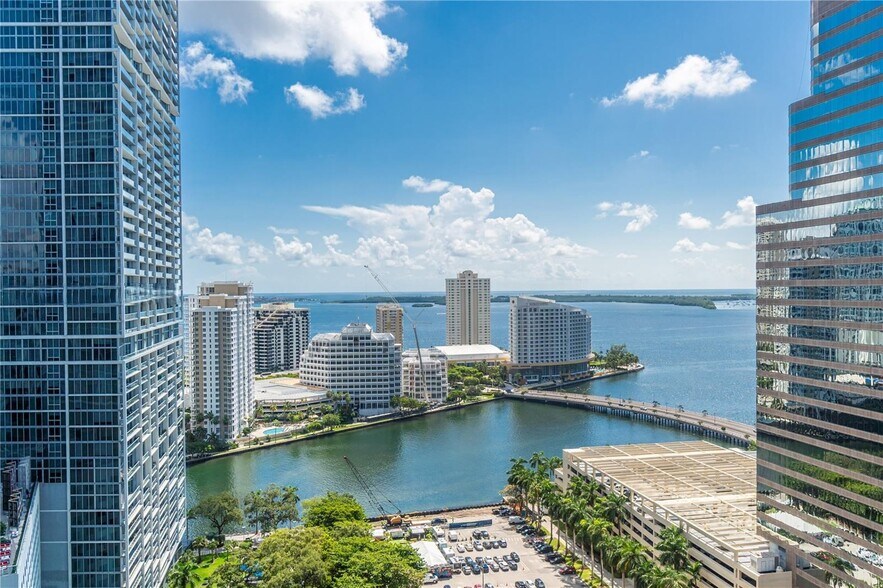 Building Photo - 500 Brickell Ave