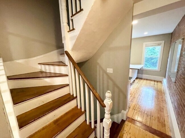 Building Photo - 51 Greenwich St