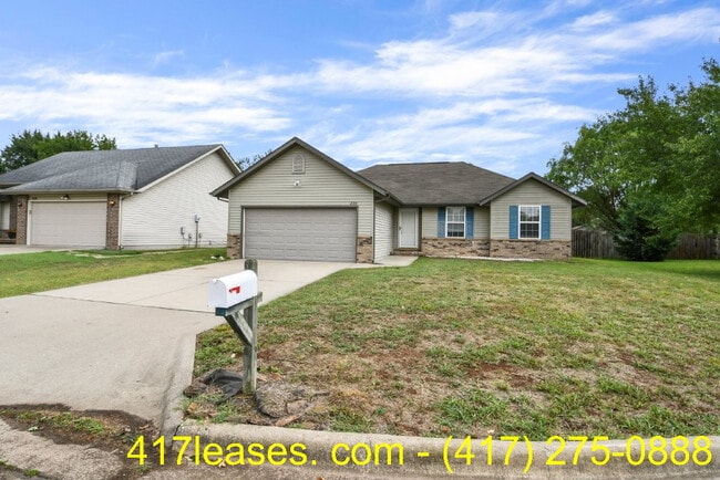 Building Photo - 834 S Duke Ave