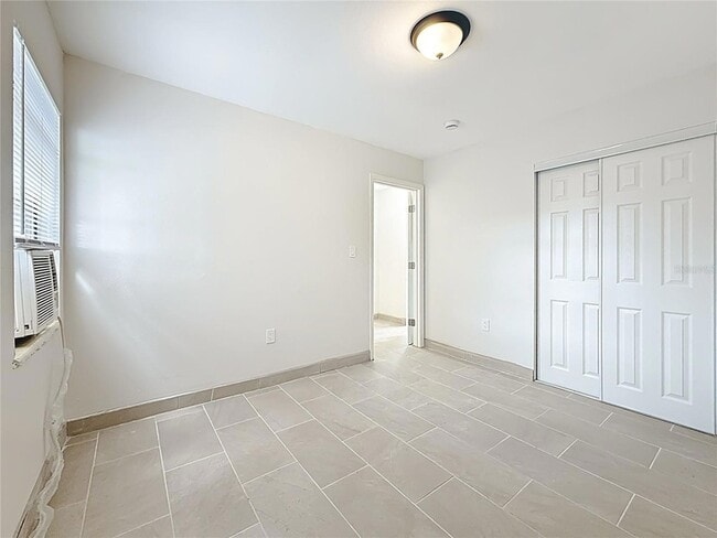 Building Photo - 497 Normandy Rd