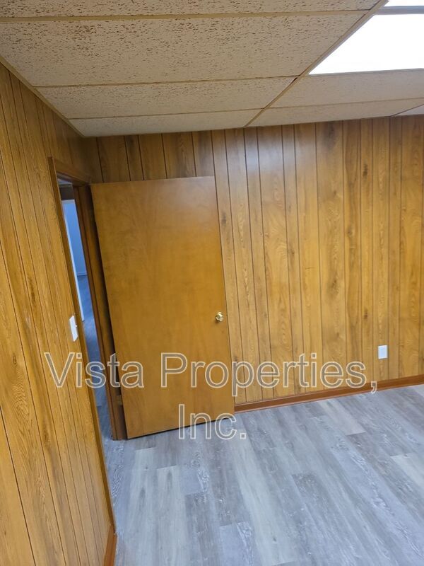 Building Photo - 7292 Manslick Rd