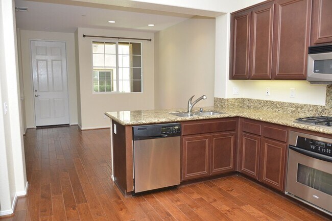 Building Photo - Spacious 3 BD, 3 BA Townhome in Airoso of Carmel Valley!