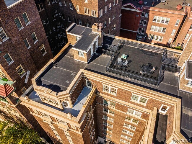 Building Photo - 83 Bryant St