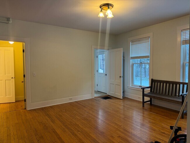 Building Photo - 3 Bedroom in Downtown Lebanon