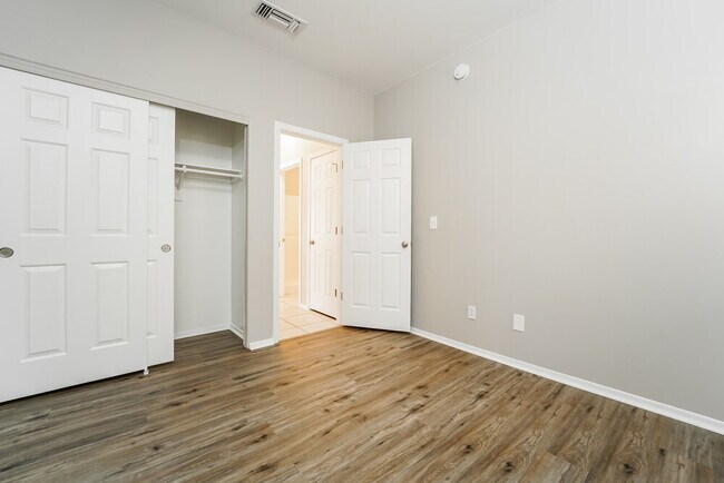 Building Photo - 66 W Freddie Canyon Way