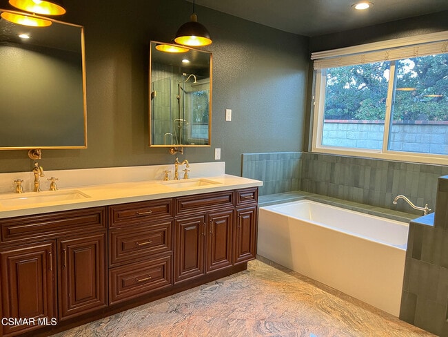 Building Photo - 5630 Hurford Ct