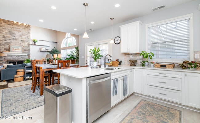 Building Photo - 699 Urton Woods Way