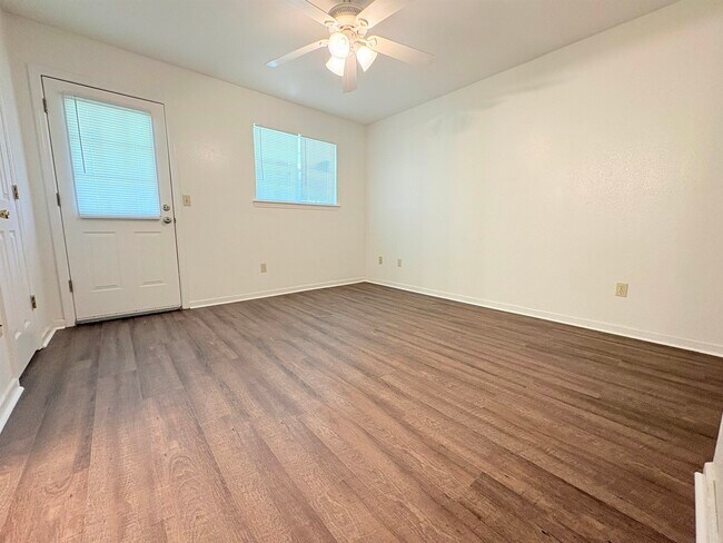 Building Photo - 3887 Gaffney Loop