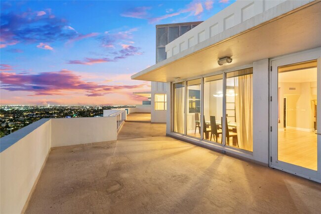 Building Photo - 3430 Galt Ocean Dr